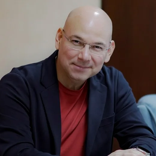 Portrait of Jose Roberto Alfaro